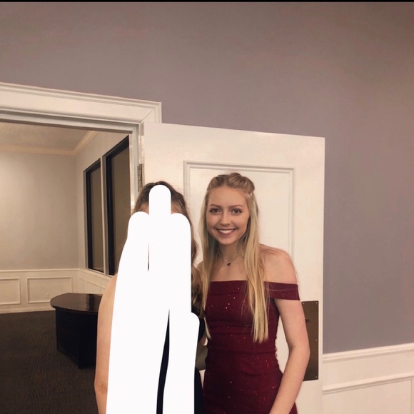 Red sparkly dress - Picture 2 of 2